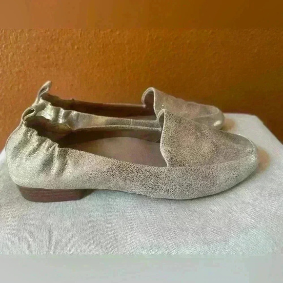 Abeo “Jean 11” Taupe Metallic Leather Slip On Loafer Size 8 Narrow Like New! - Picture 5 of 12